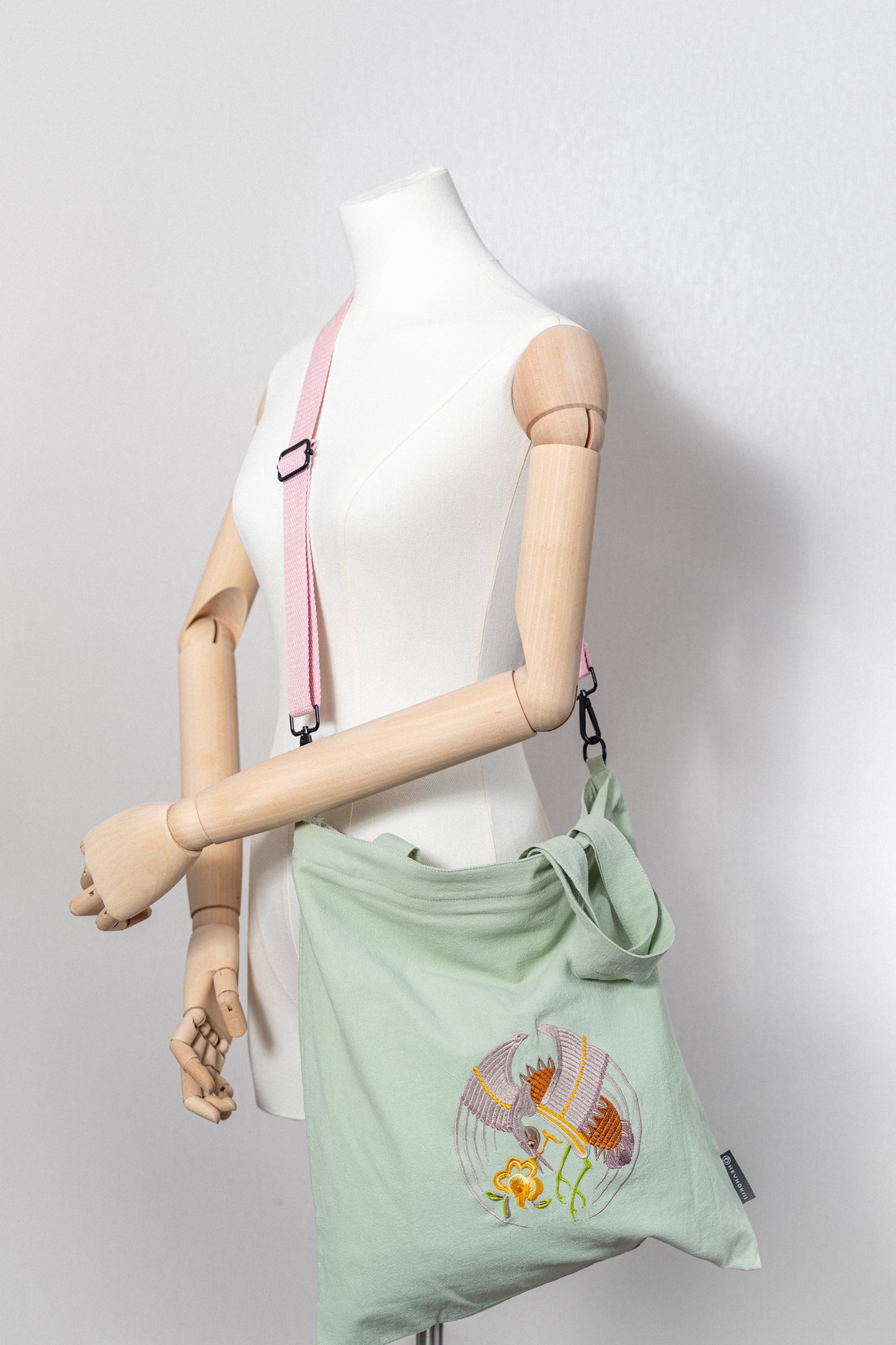 【heyhokiii】Timeless Ming-Qing Inspired Crane Embroidered Bag: Where Heritage Meets Modern Chic