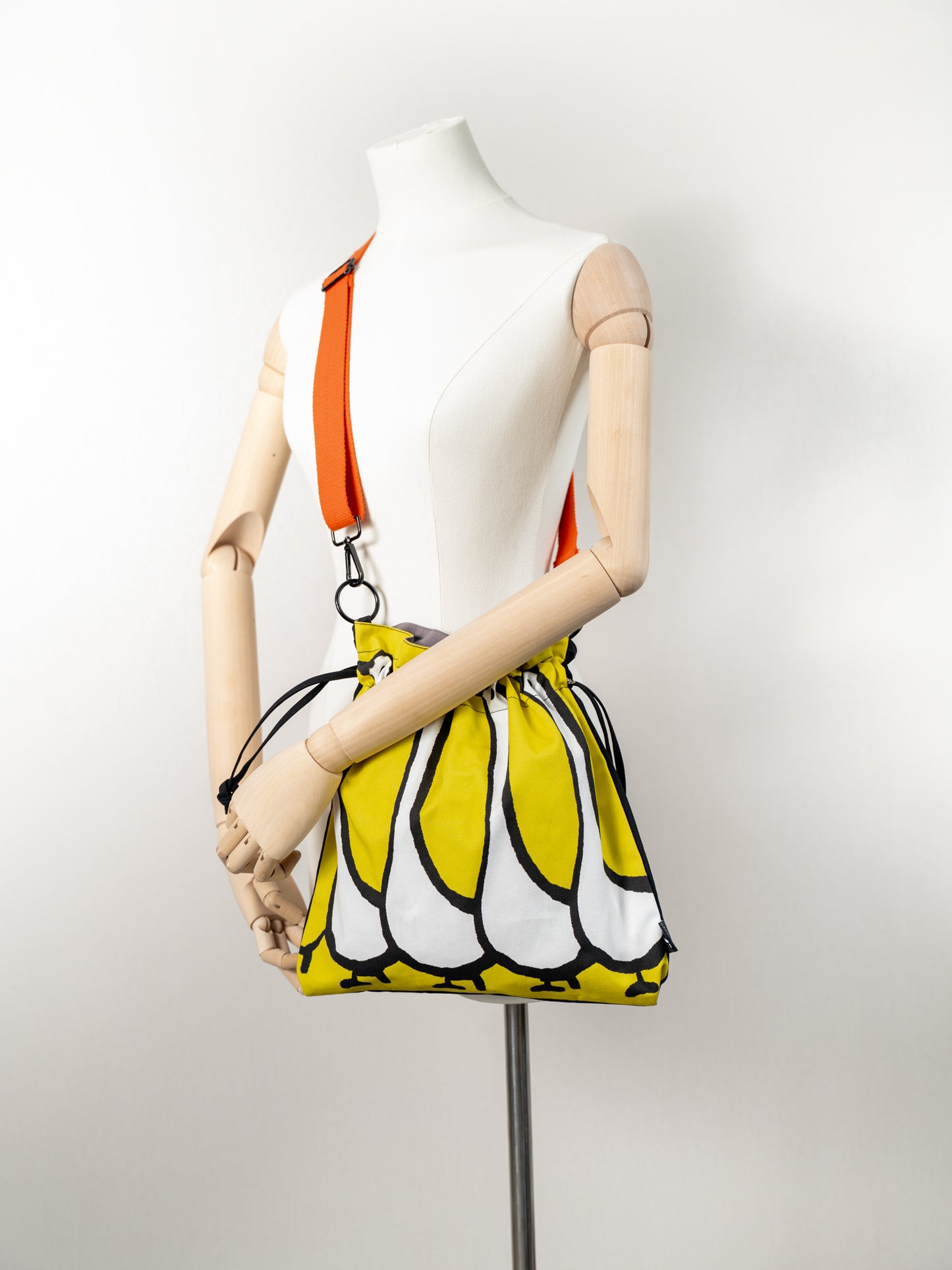 【heyhokiii】Goose Print Canvas Bag: A Poetic Symphony of Art and Utility