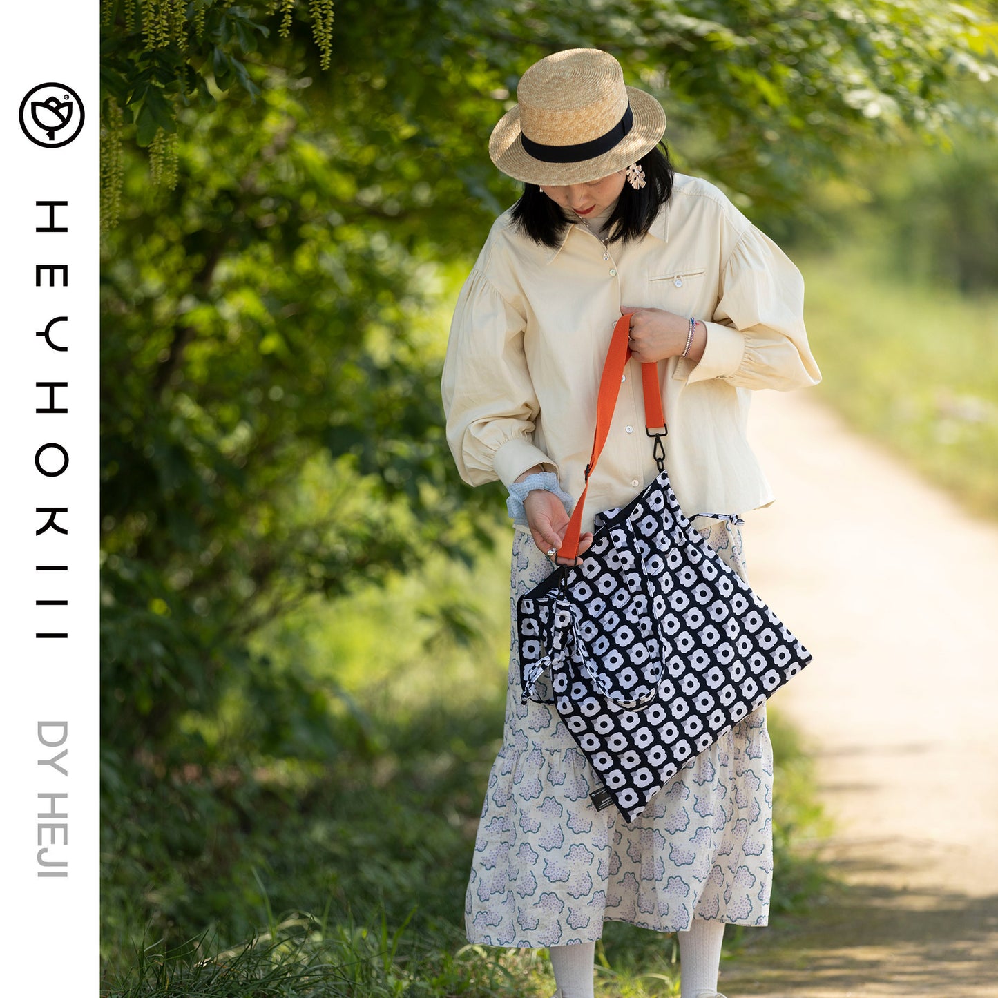 【heyhokiii】Black Apricot Flower Canvas Drawstring Bag: Edgy Elegance in Botanical Art