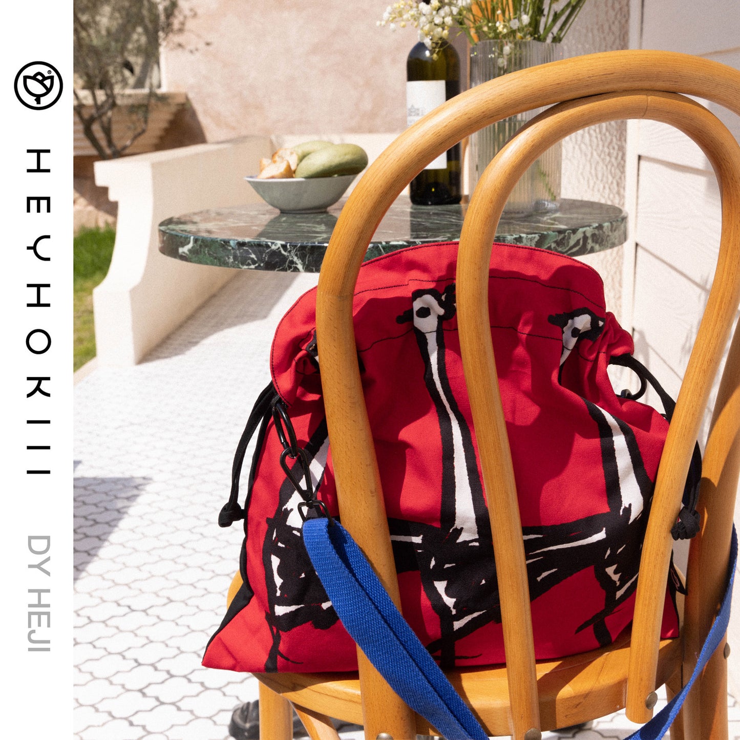 【heyhokiii】Flamingo Print Canvas Bag: A Vivid Blend of Art and Style