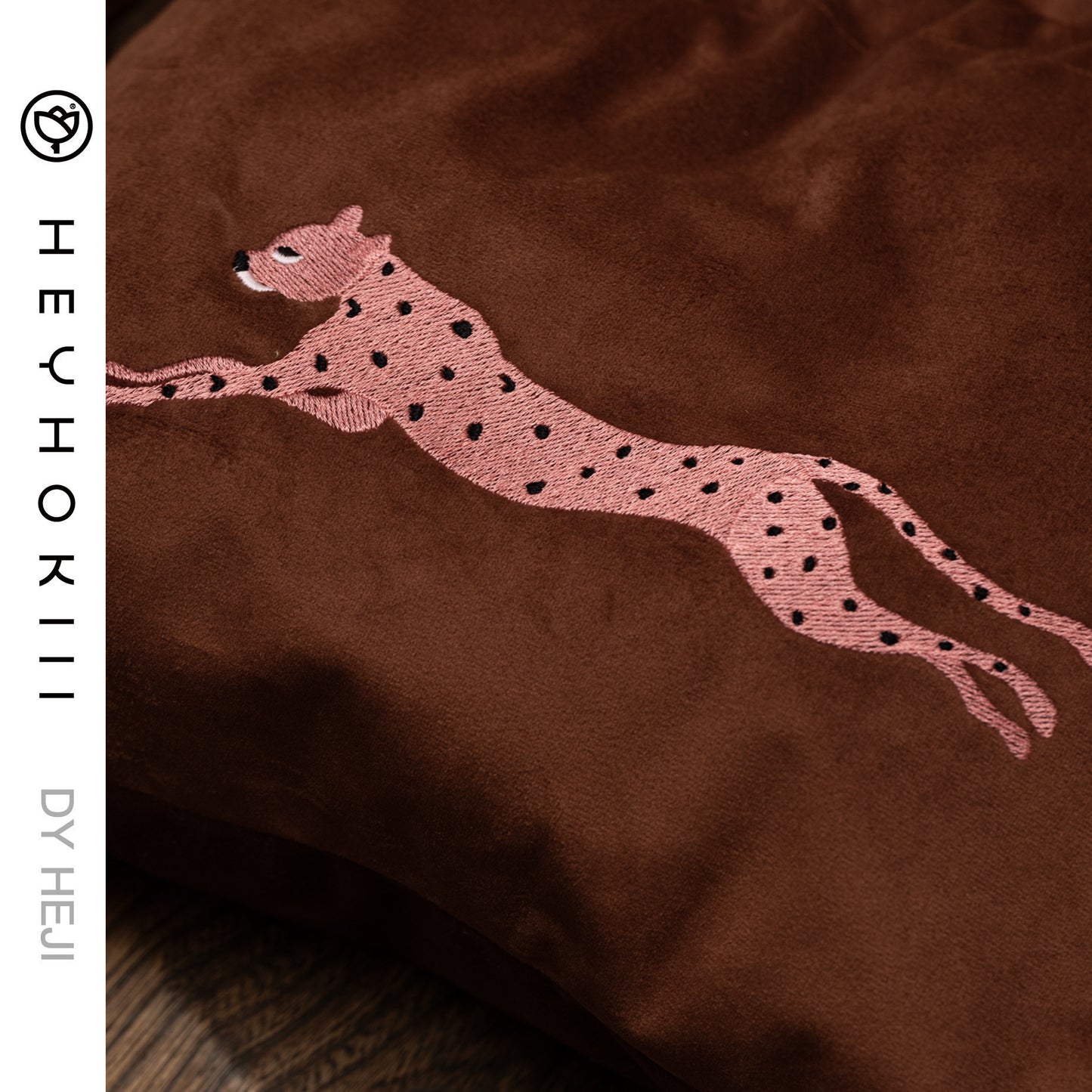 【heyhokiii】Machine-Embroidered Leopard Velvet Crossbody Bag: Wild Elegance in Blue or Camel