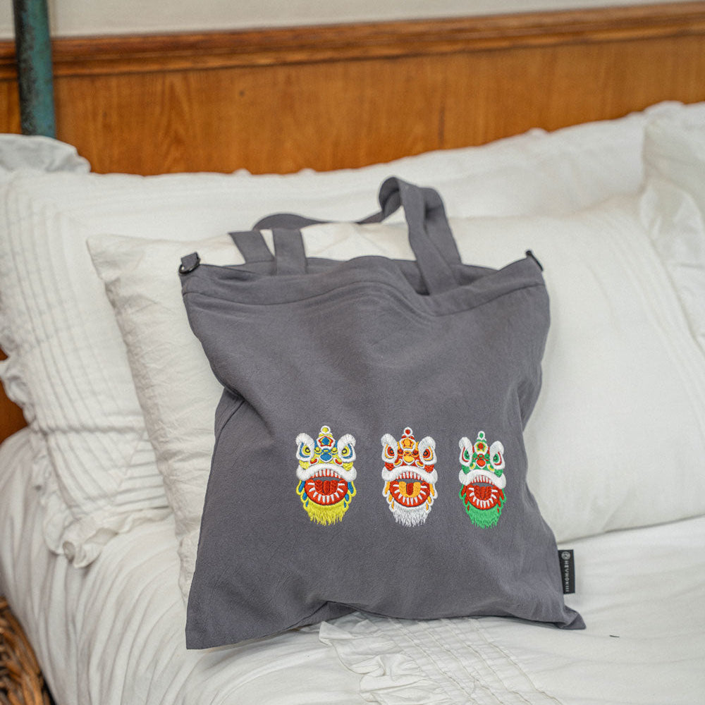 【heyhokiii】Unveiling the Power of Chinese Lion Dance Culture: Embroidered Lion Dance Cotton Bag