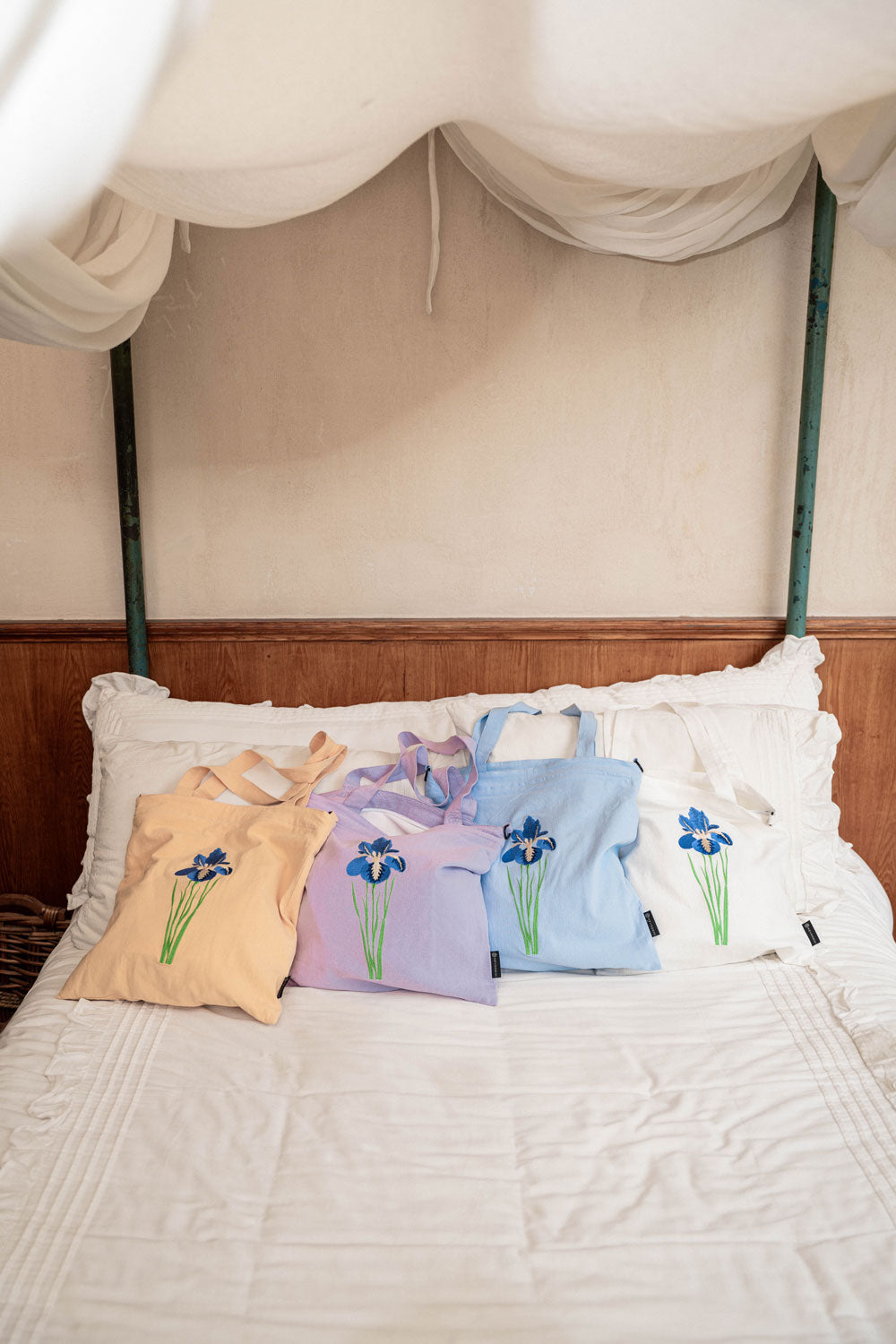 【heyhokiii】Embroidered Phalaenopsis Cotton Tote Bag | Imitation Suzhou Embroidery | Zipper Closure & Dual-Carry Design