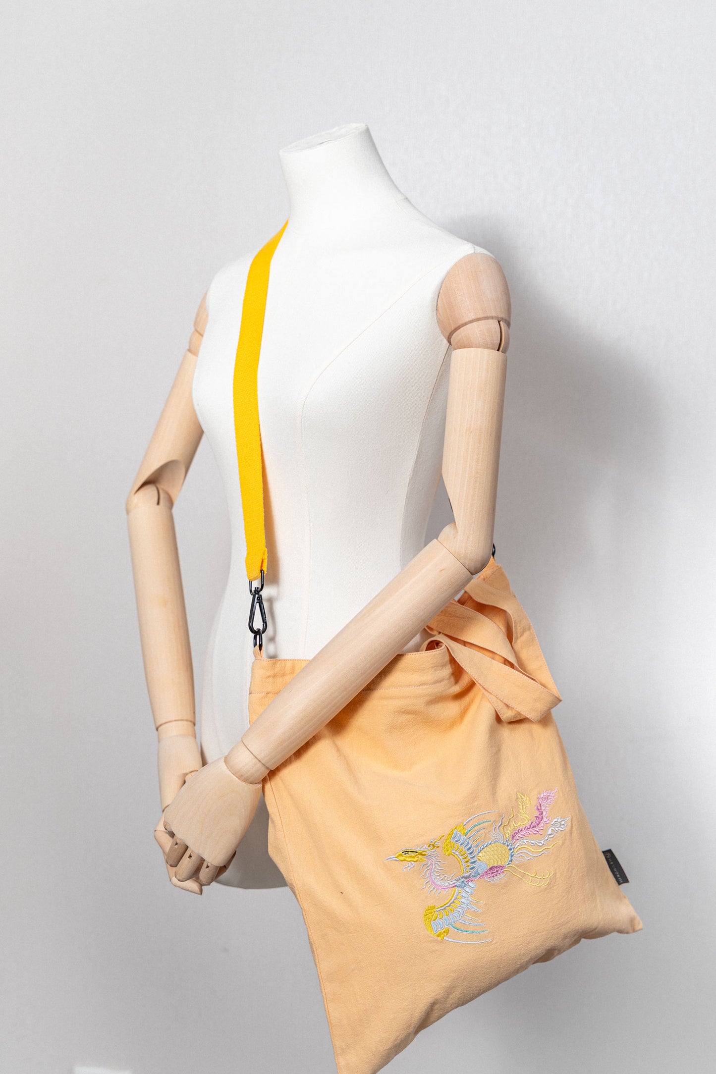 【heyhokiii】Phoenix Embroidery Bag: A Mythical Symbol of Prosperity and Elegance