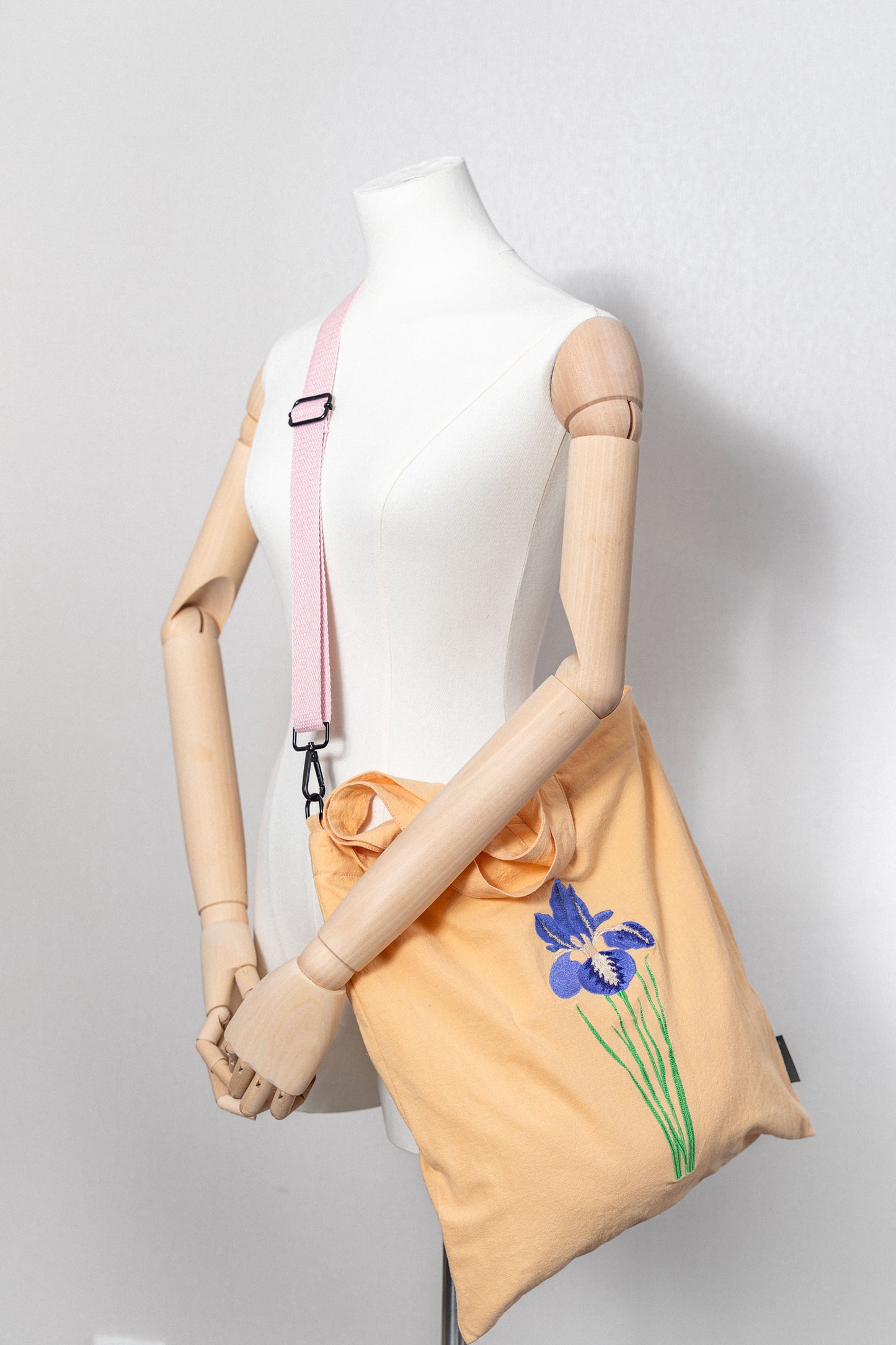 【heyhokiii】Embroidered Phalaenopsis Cotton Tote Bag | Imitation Suzhou Embroidery | Zipper Closure & Dual-Carry Design