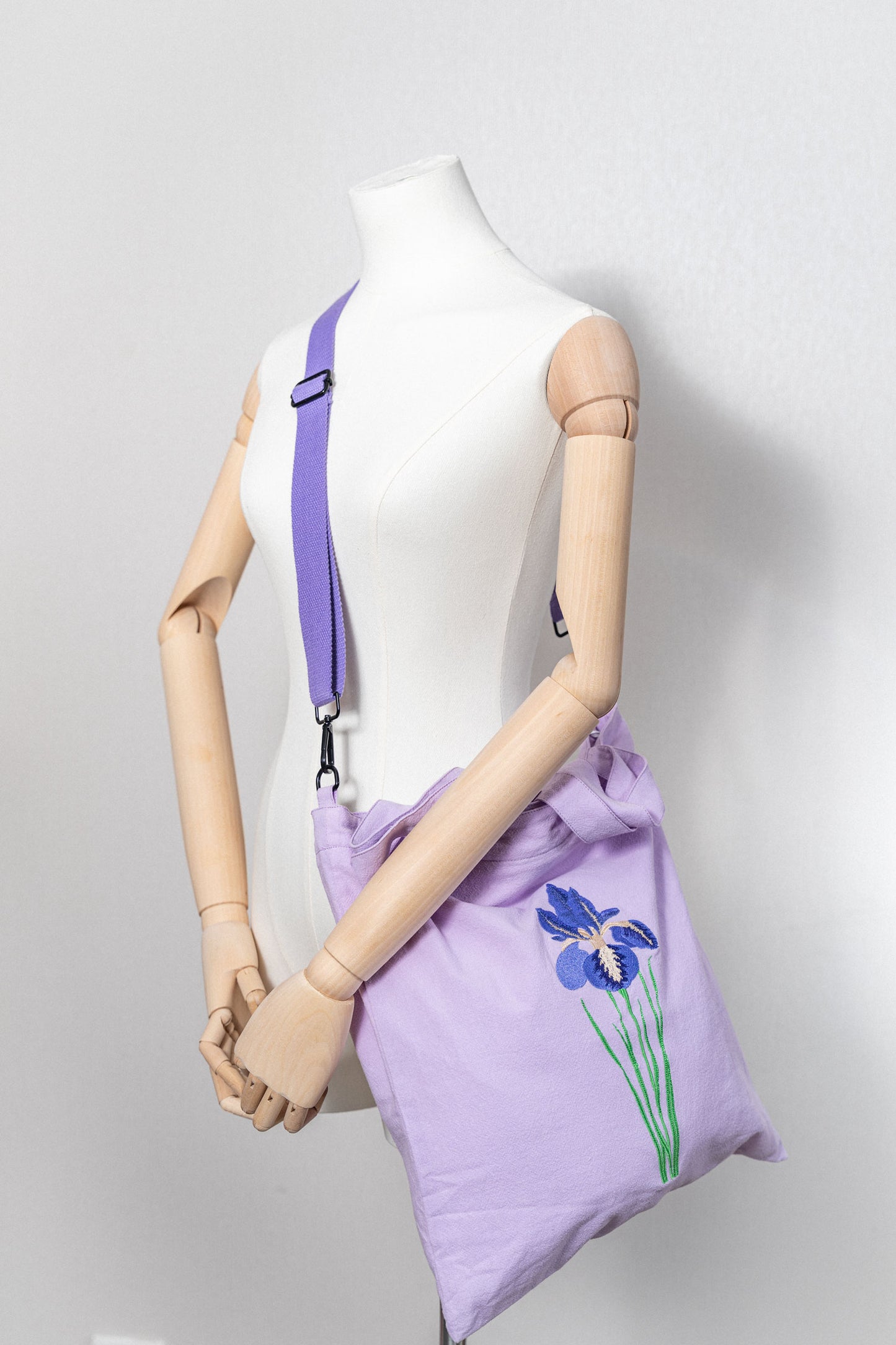 【heyhokiii】Embroidered Phalaenopsis Cotton Tote Bag | Imitation Suzhou Embroidery | Zipper Closure & Dual-Carry Design