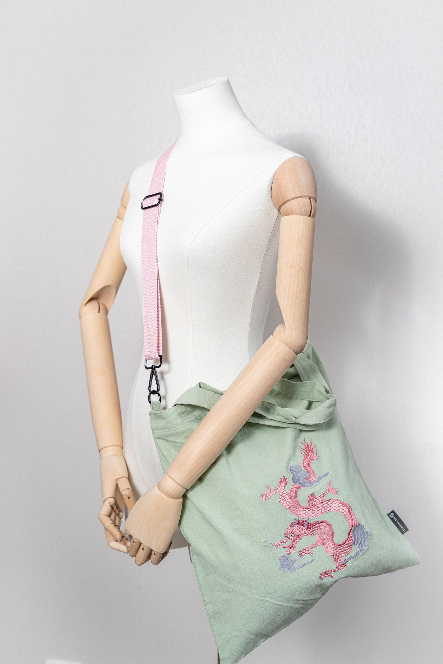 【heyhokiii】Loong Embroidery Cotton Cloth Bag with Zipper