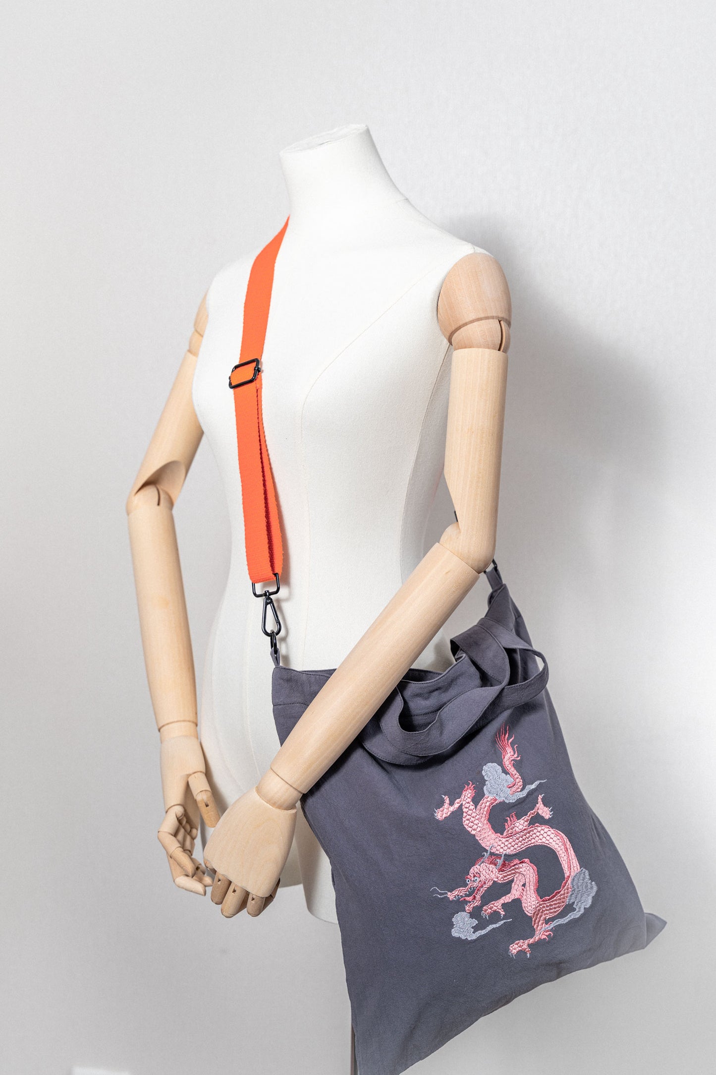 【heyhokiii】Loong Embroidery Cotton Cloth Bag with Zipper
