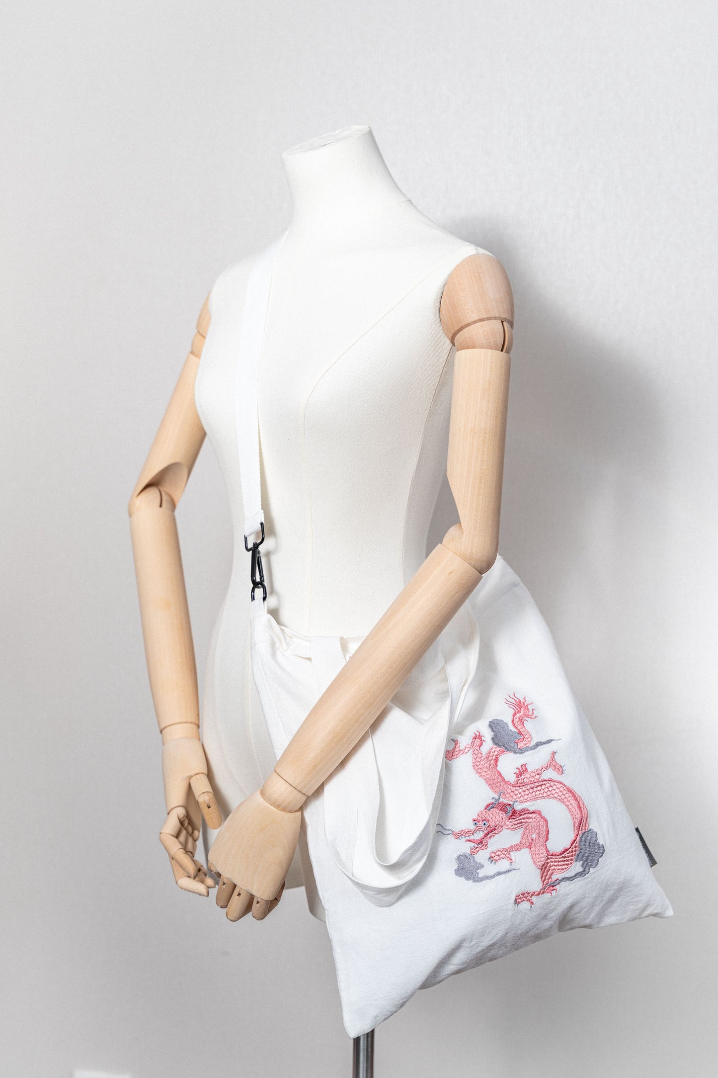 【heyhokiii】Loong Embroidery Cotton Cloth Bag with Zipper