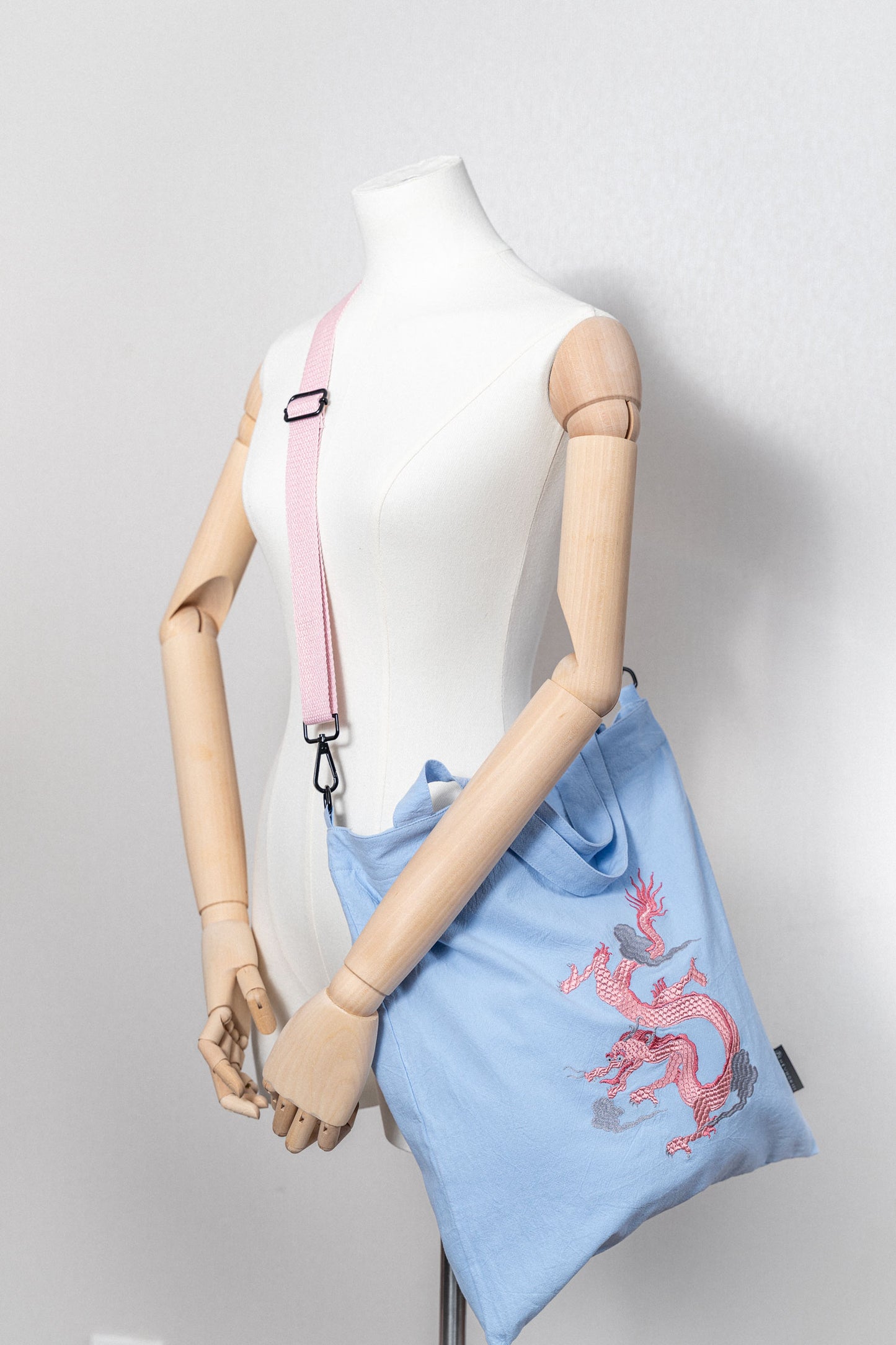 【heyhokiii】Loong Embroidery Cotton Cloth Bag with Zipper