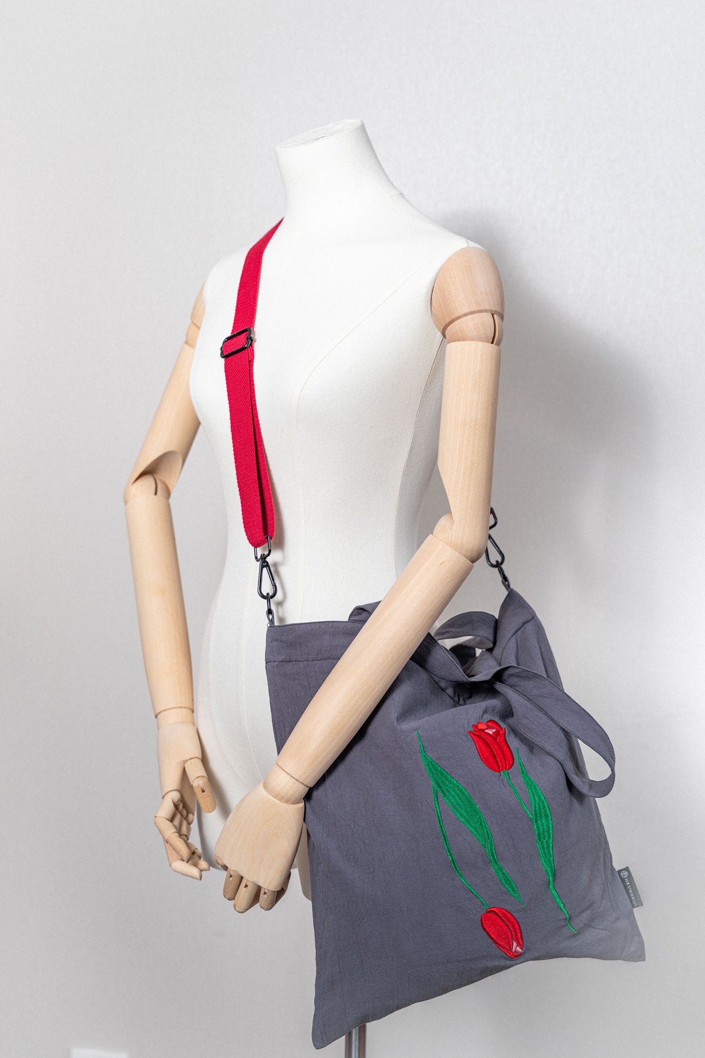 【heyhokiii】Rose Embroidery Bag: A 3D Floral Fantasy in Every Stitch