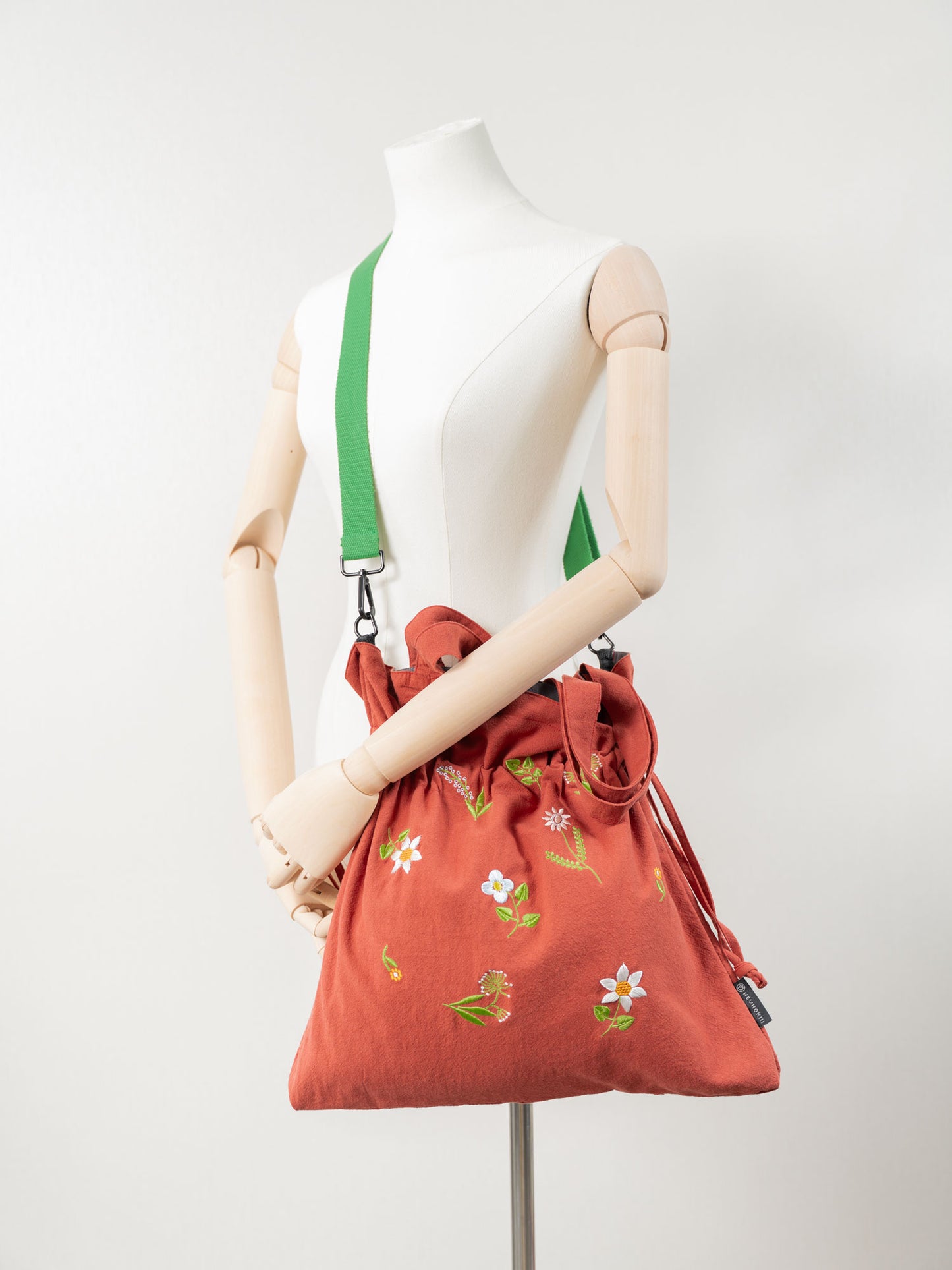 【heyhokiii】Machine-Embroidered Small Floral Cotton Drawstring Bag: Timeless Charm in Every Stitch