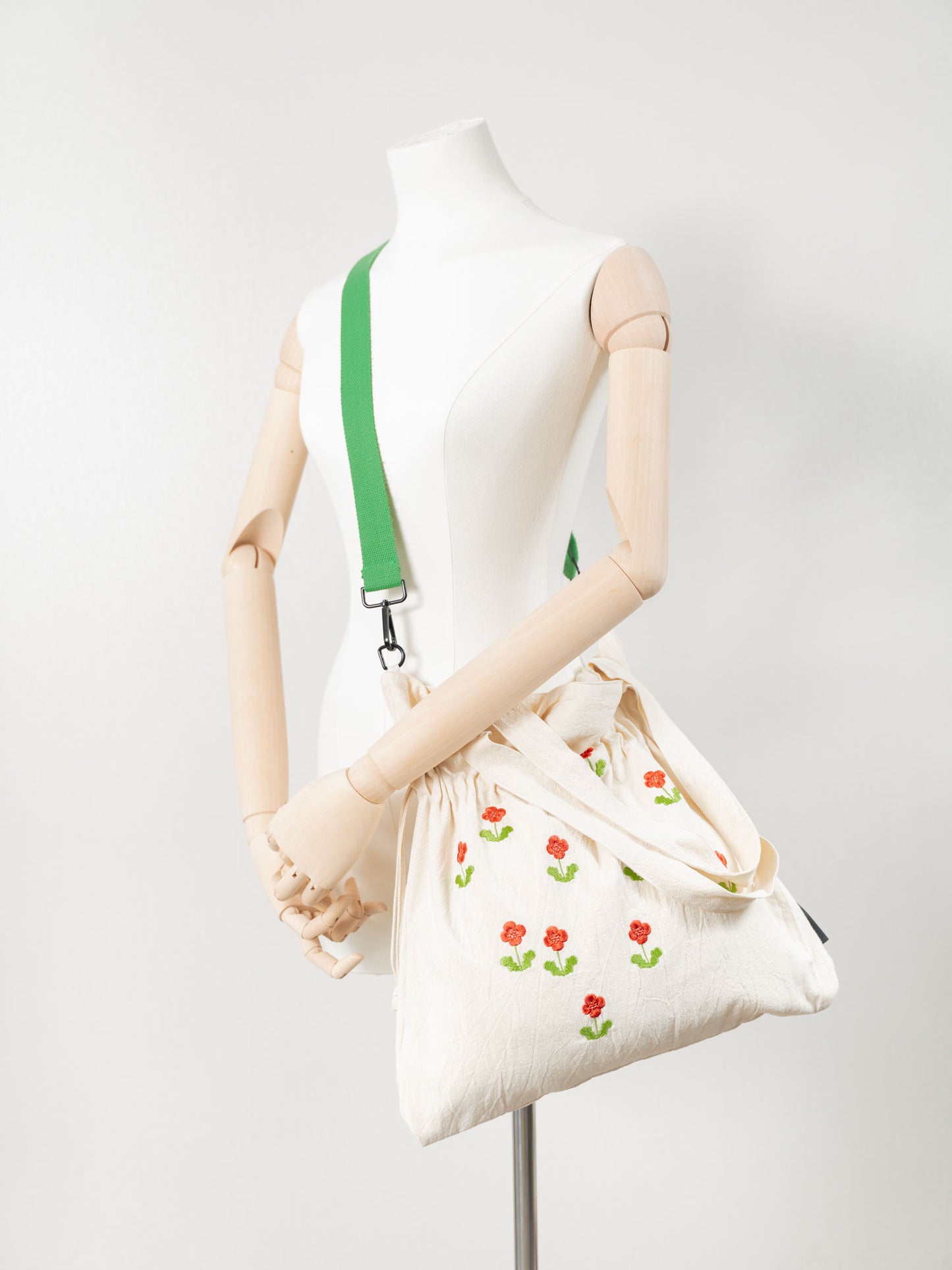 【heyhokiii】Machine-Embroidered Small Red Flower Cotton Drawstring Bag: A Pop of Vibrant Charm