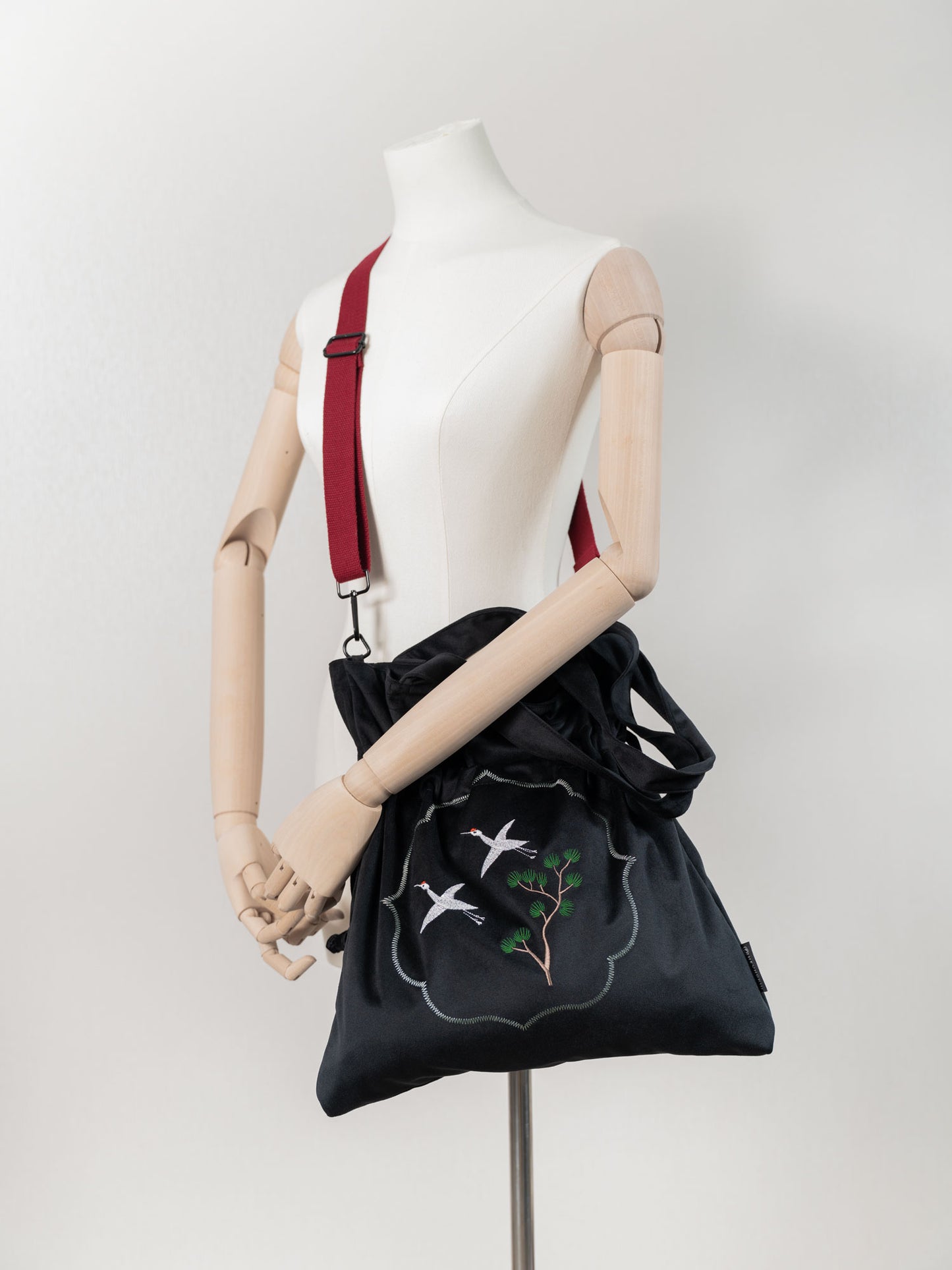 【heyhokiii】Machine-Embroidered Small Crane Bag with Velvet Lining: A Flight of Elegance