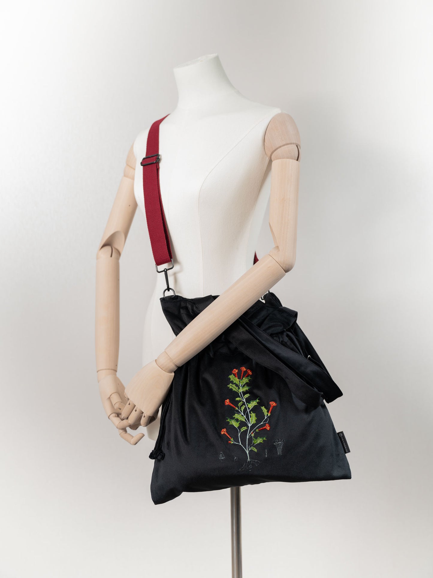 【heyhokiii】Machine-Embroidered Mandala Black Velvet Bag: Mystique in Every Stitch