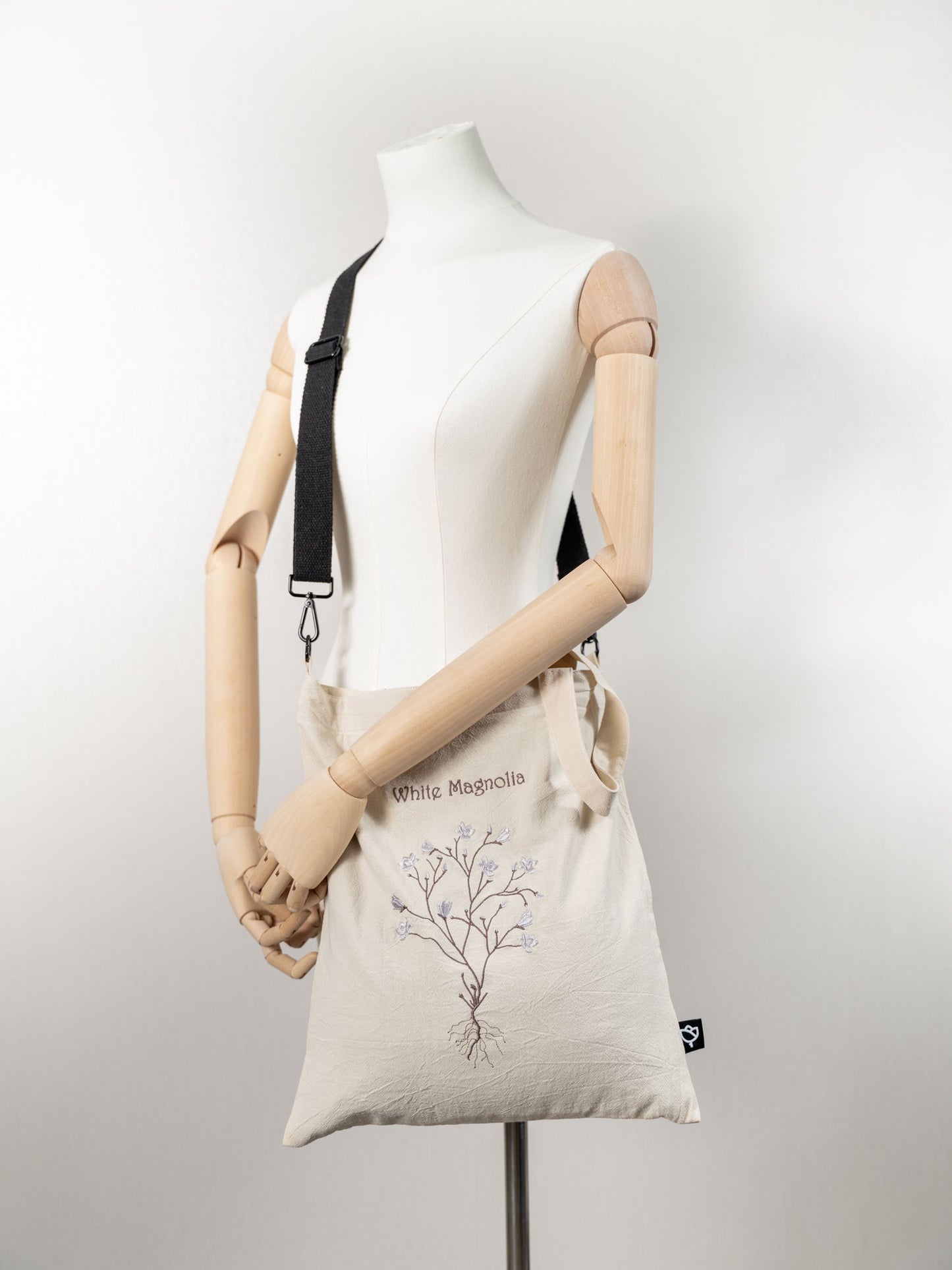 【heyhokiii】Machine-Embroidered Magnolia Cotton Drawstring Bag: Timeless Elegance in Every Stitch