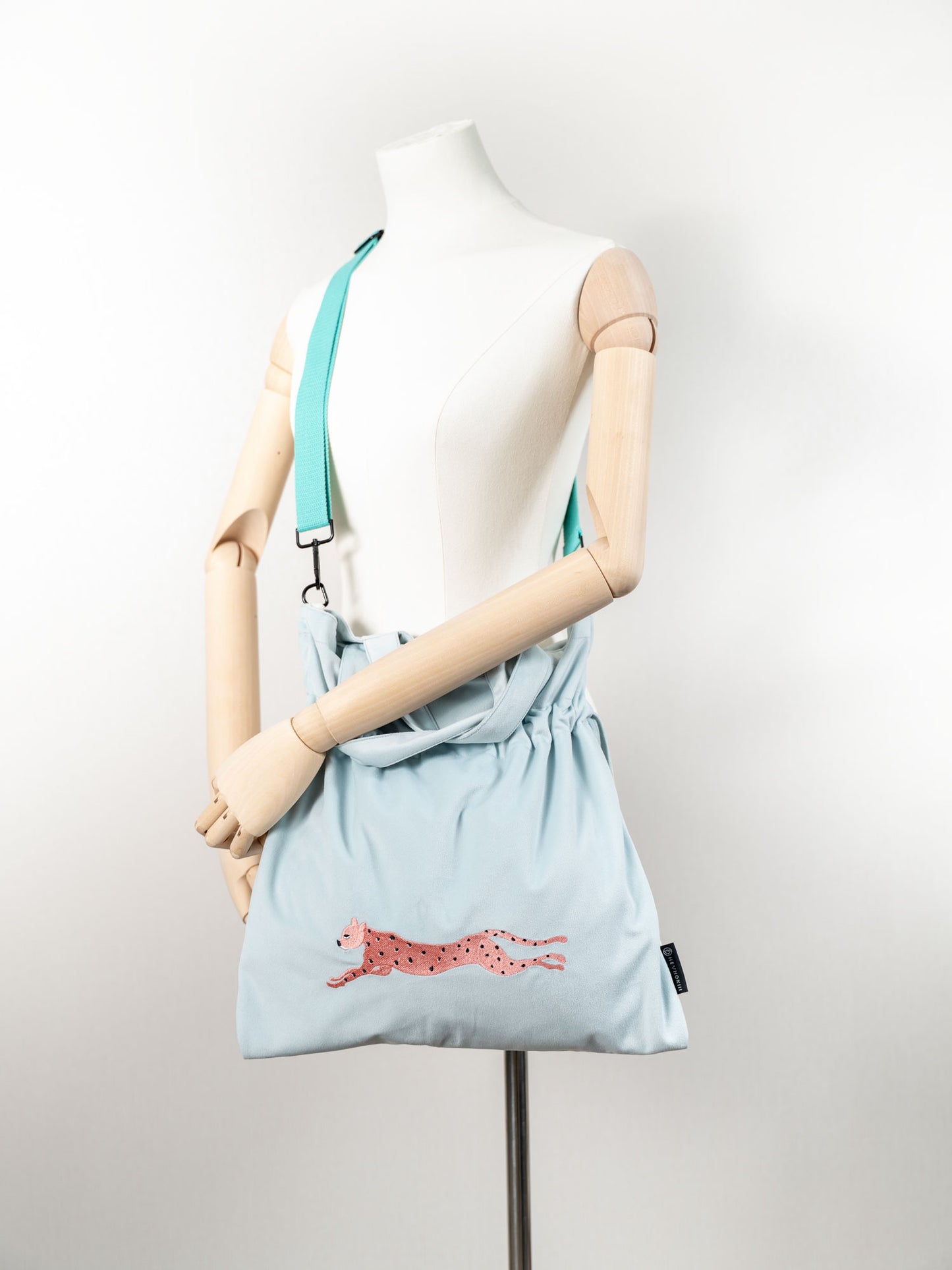 【heyhokiii】Machine-Embroidered Leopard Velvet Crossbody Bag: Wild Elegance in Blue or Camel