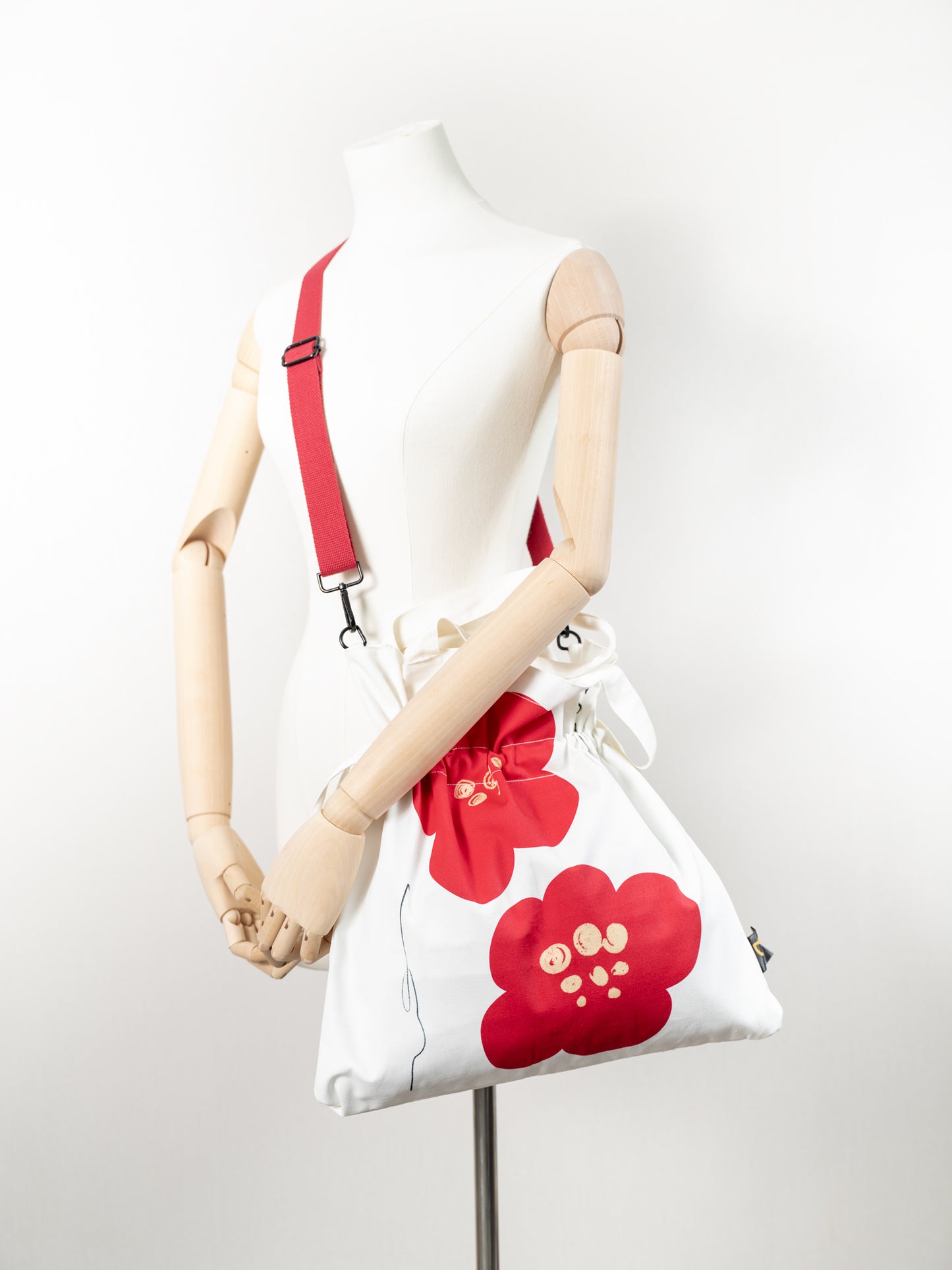 【heyhokiii】Red and White Camellia Canvas Drawstring Bag: Timeless Elegance Meets Practicality