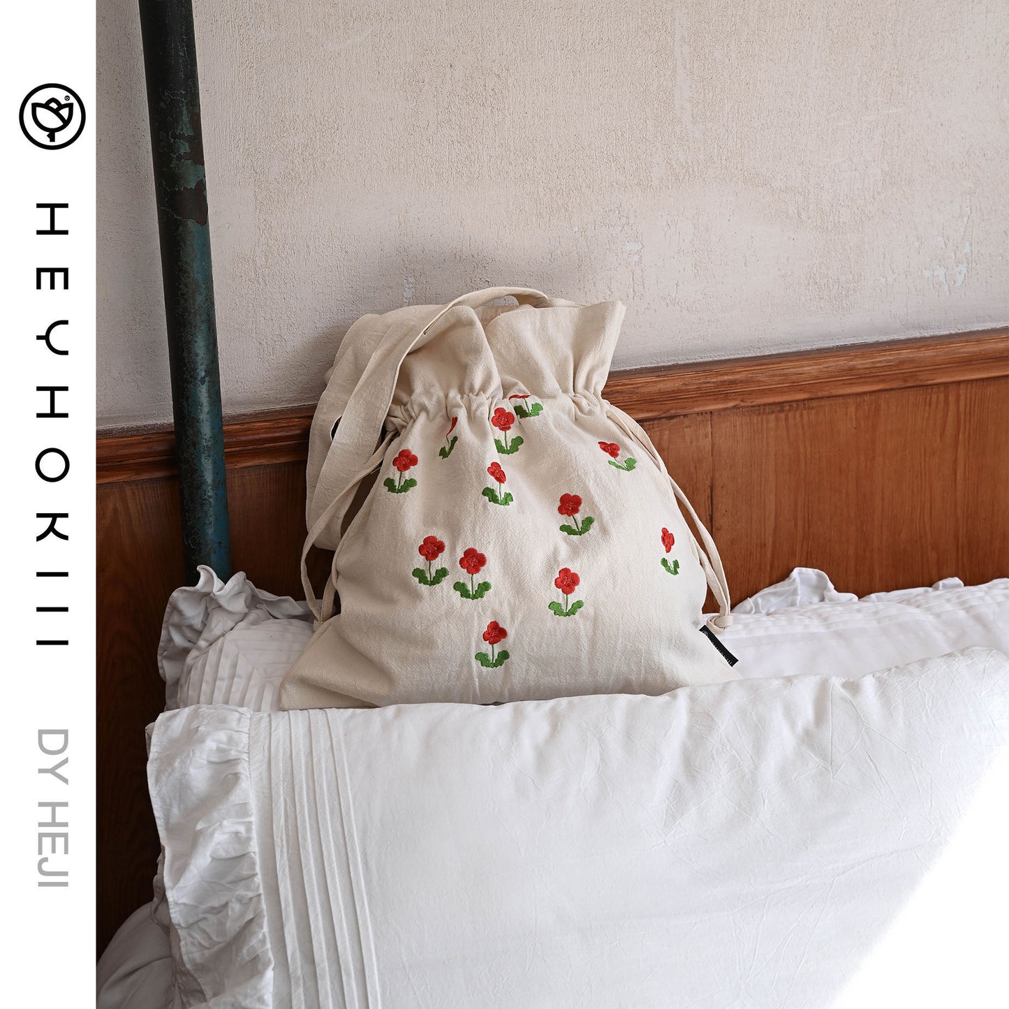 【heyhokiii】Machine-Embroidered Small Red Flower Cotton Drawstring Bag: A Pop of Vibrant Charm