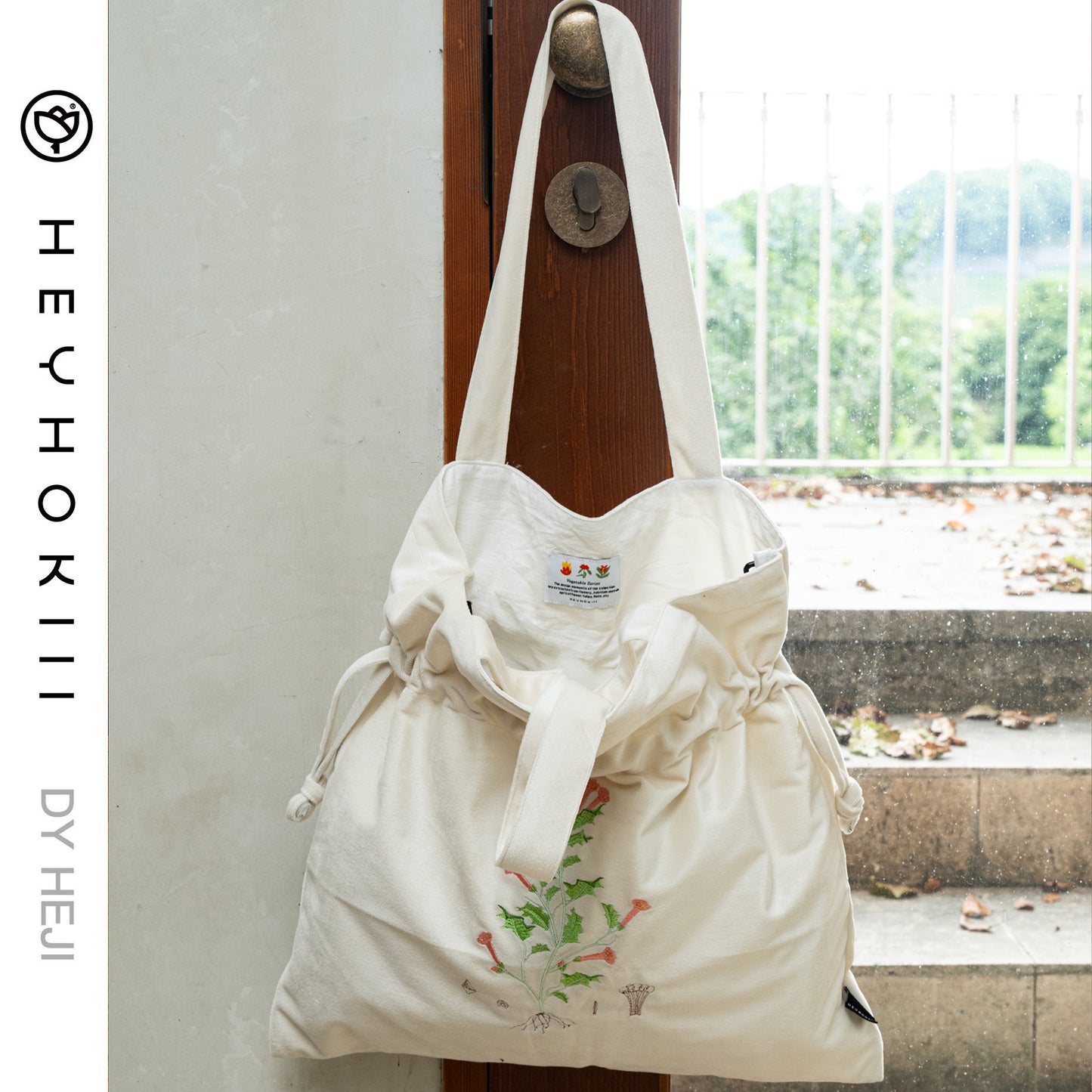 【heyhokiii】Machine-Embroidered Mandala Black Velvet Bag: Mystique in Every Stitch
