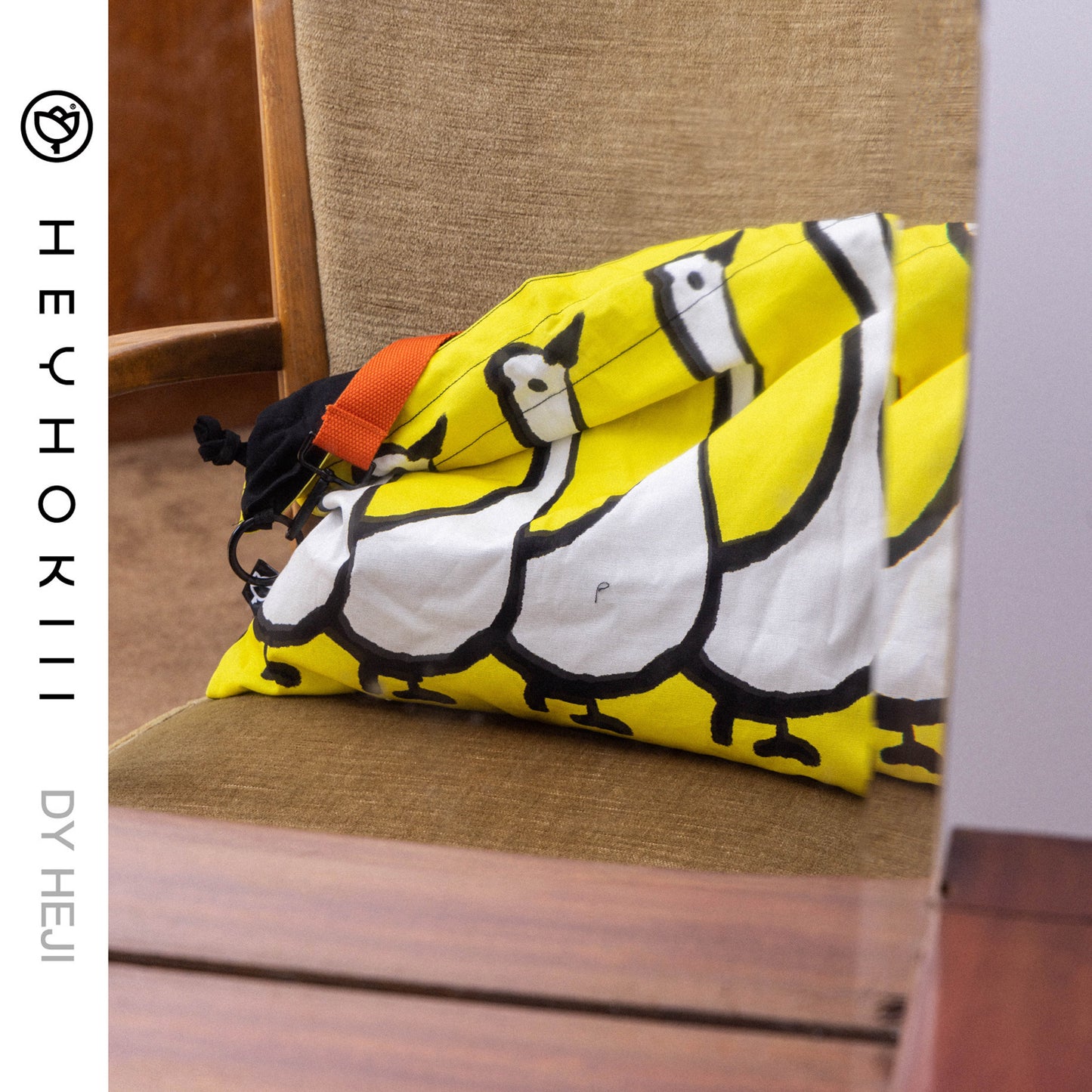 【heyhokiii】Goose Print Canvas Bag: A Poetic Symphony of Art and Utility