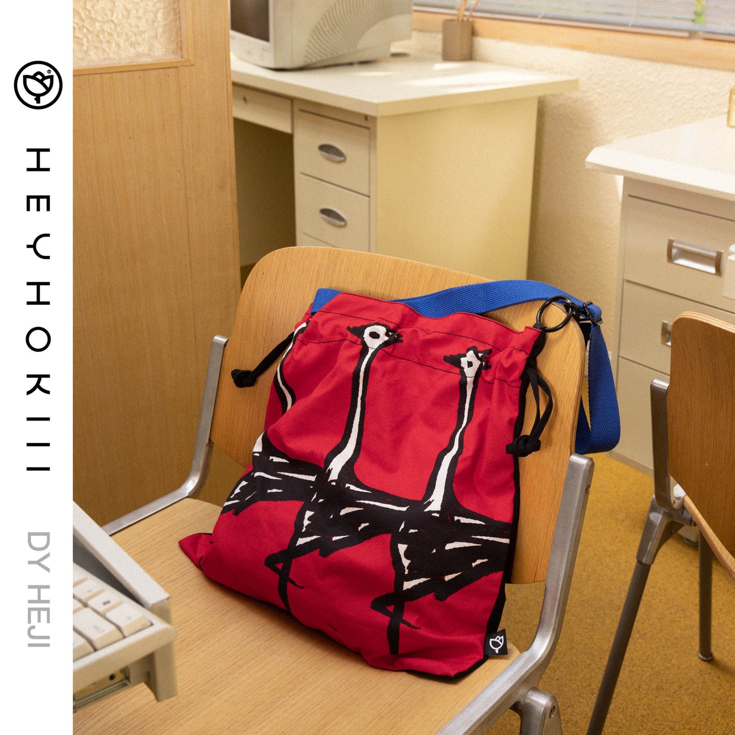 【heyhokiii】Flamingo Print Canvas Bag: A Vivid Blend of Art and Style