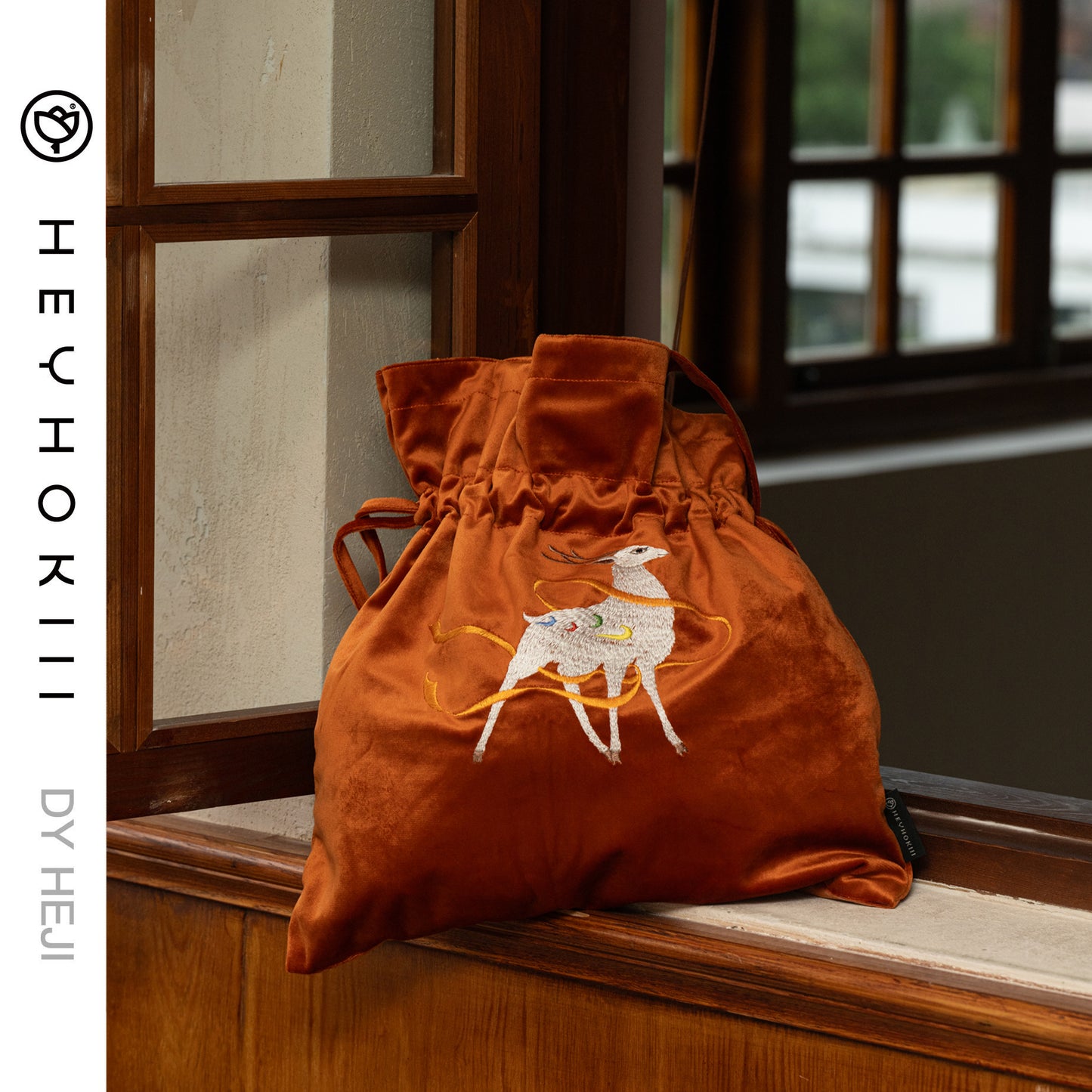 【heyhokiii】Machine-Embroidered Nine-Colored Deer Orange Velvet Crossbody Bag: A Mythical Masterpiece from Dunhuang