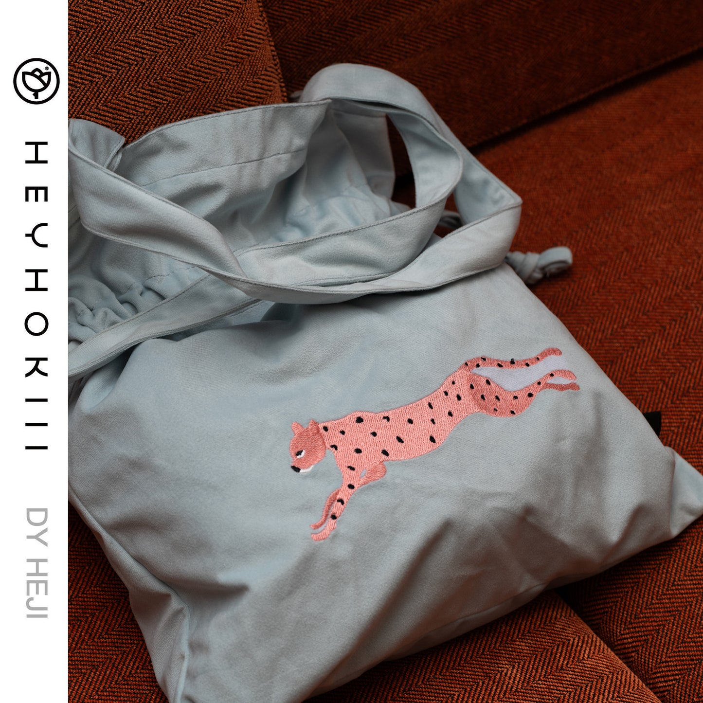 【heyhokiii】Machine-Embroidered Leopard Velvet Crossbody Bag: Wild Elegance in Blue or Camel