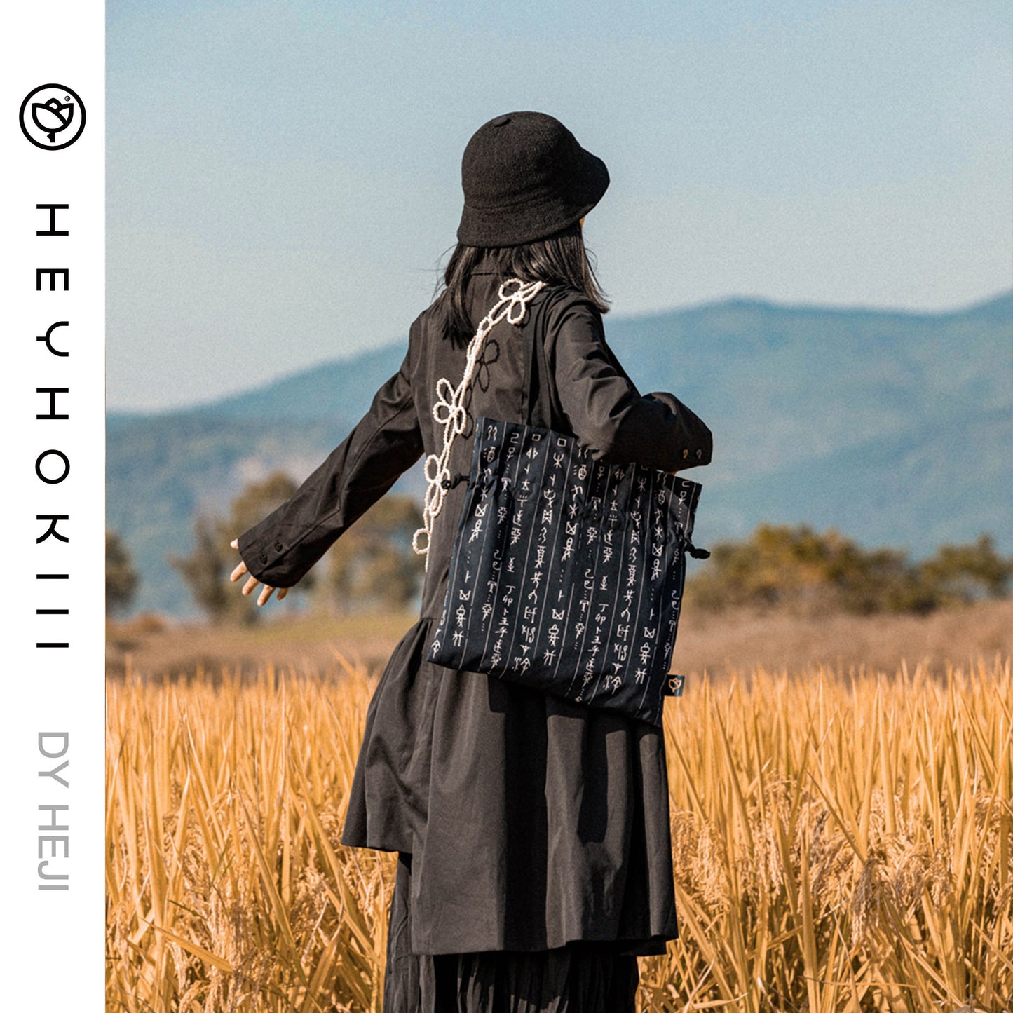 【heyhokiii】Oracle Bone Script Canvas Bag: A Timeless Link to Ancient China