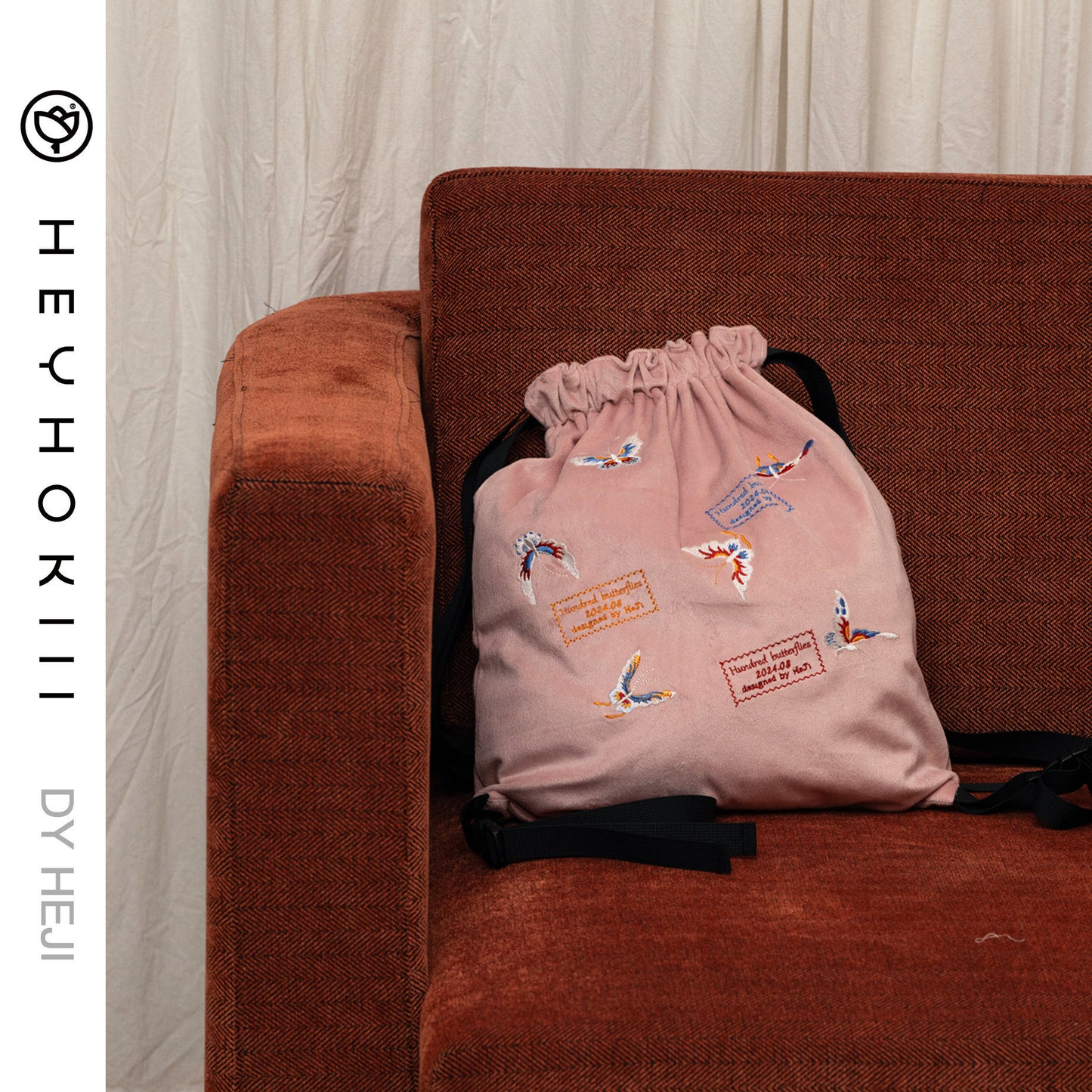 【heyhokiii】Machine-Embroidered Hundred Butterflies Pink Velvet Duffle Bag: A Tapestry of Tradition and Luxury